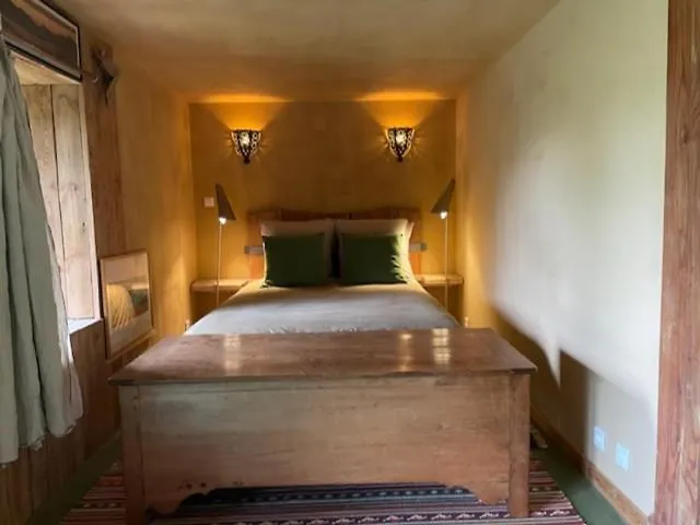 Panzió Au Rocher De Combieres Mandailles-Saint-Julien