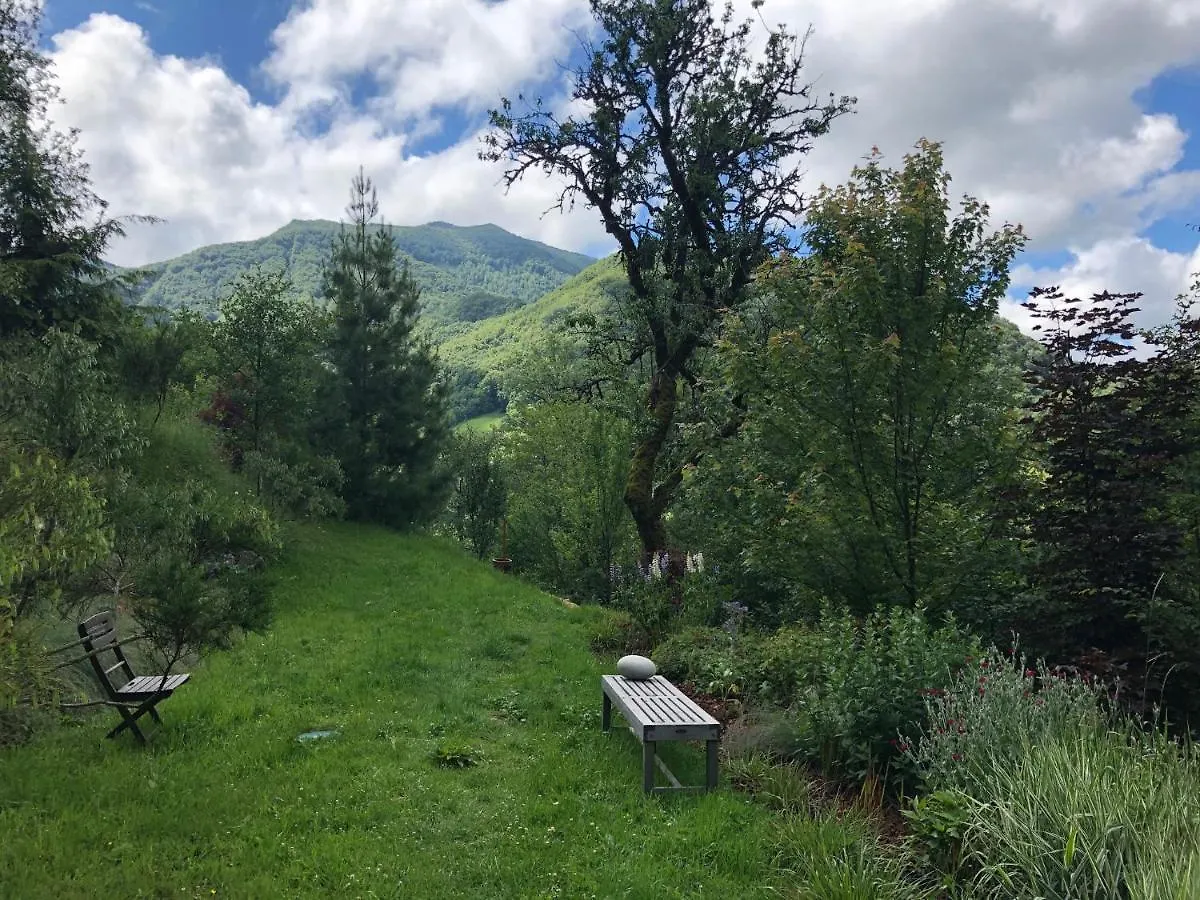 Au Rocher De Combieres Mandailles-Saint-Julien
